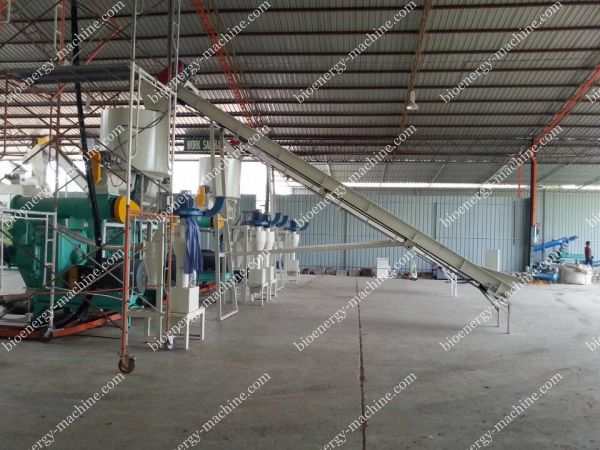 conveyor and pellet mill