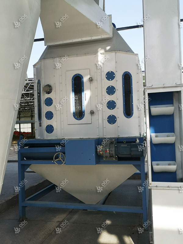 Contraflow Cooler in Poultry Feed Pellet Processing