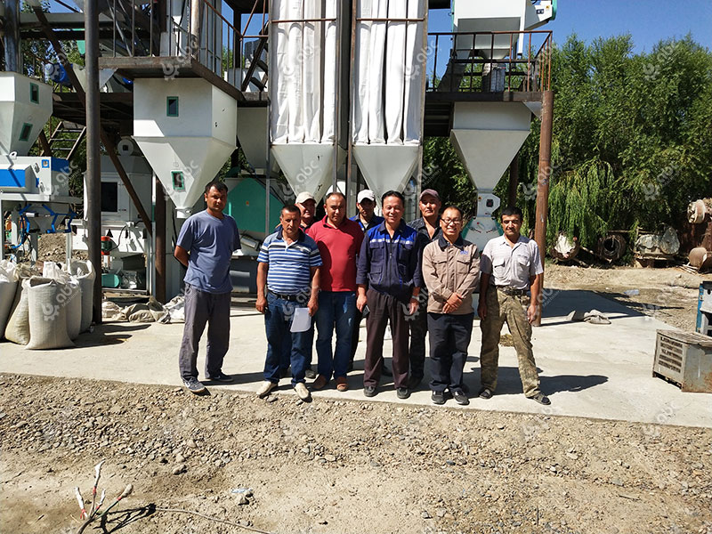 Group photo of the installation and commissioning project in Uzbekistan